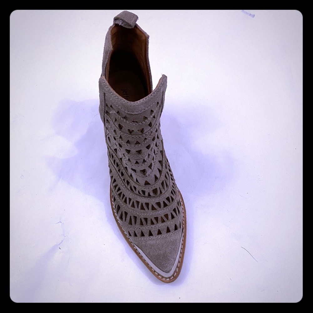 Ankle boots